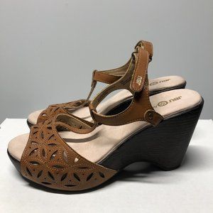 NWOT Jambu JBU Norway Wedge Sandals 9M
